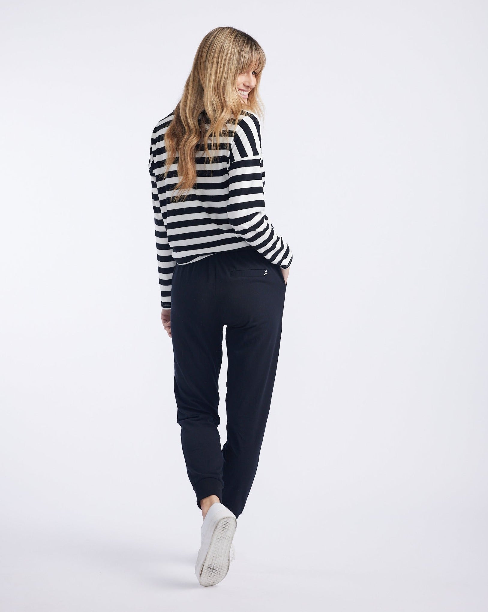 white-co-the-sunday-lounge-pant-black-womens-clothing