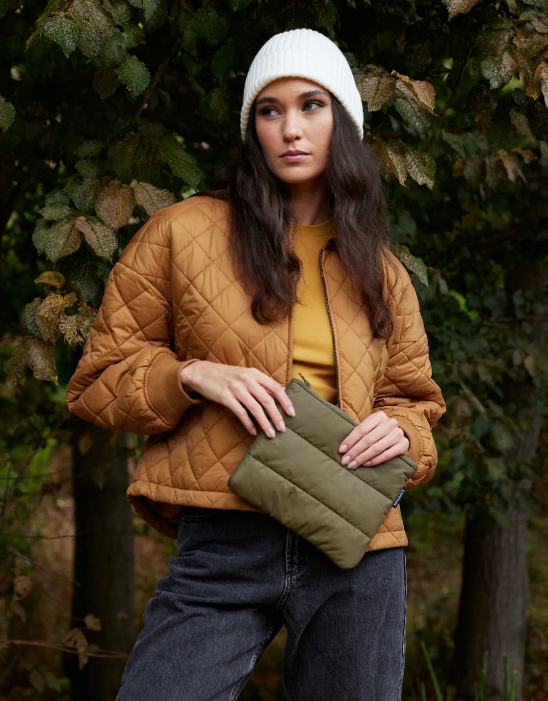 base-supply-flat-base-cloud-khaki-womens-bags