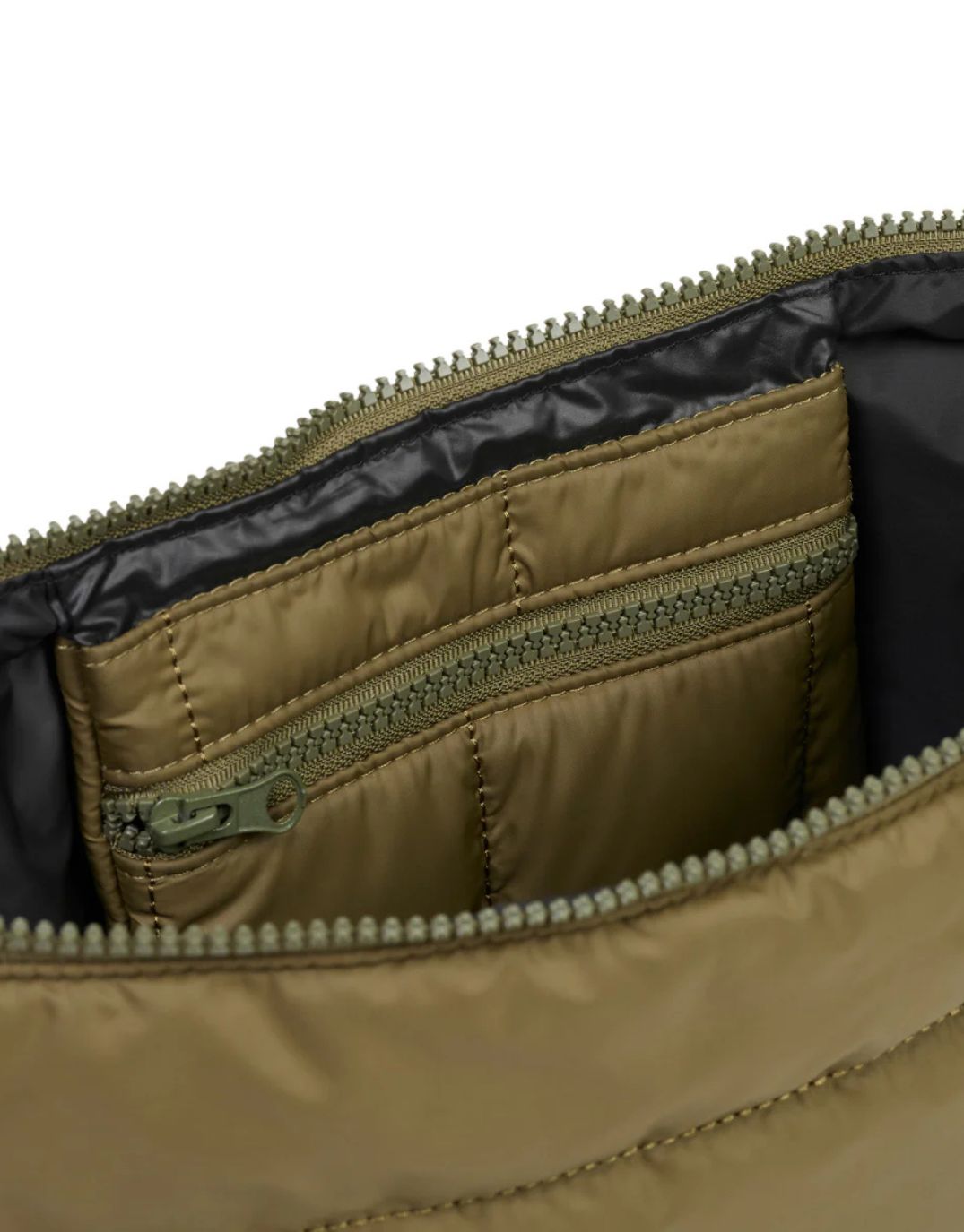 base-supply-stash-base-crossbody-cloud-khaki