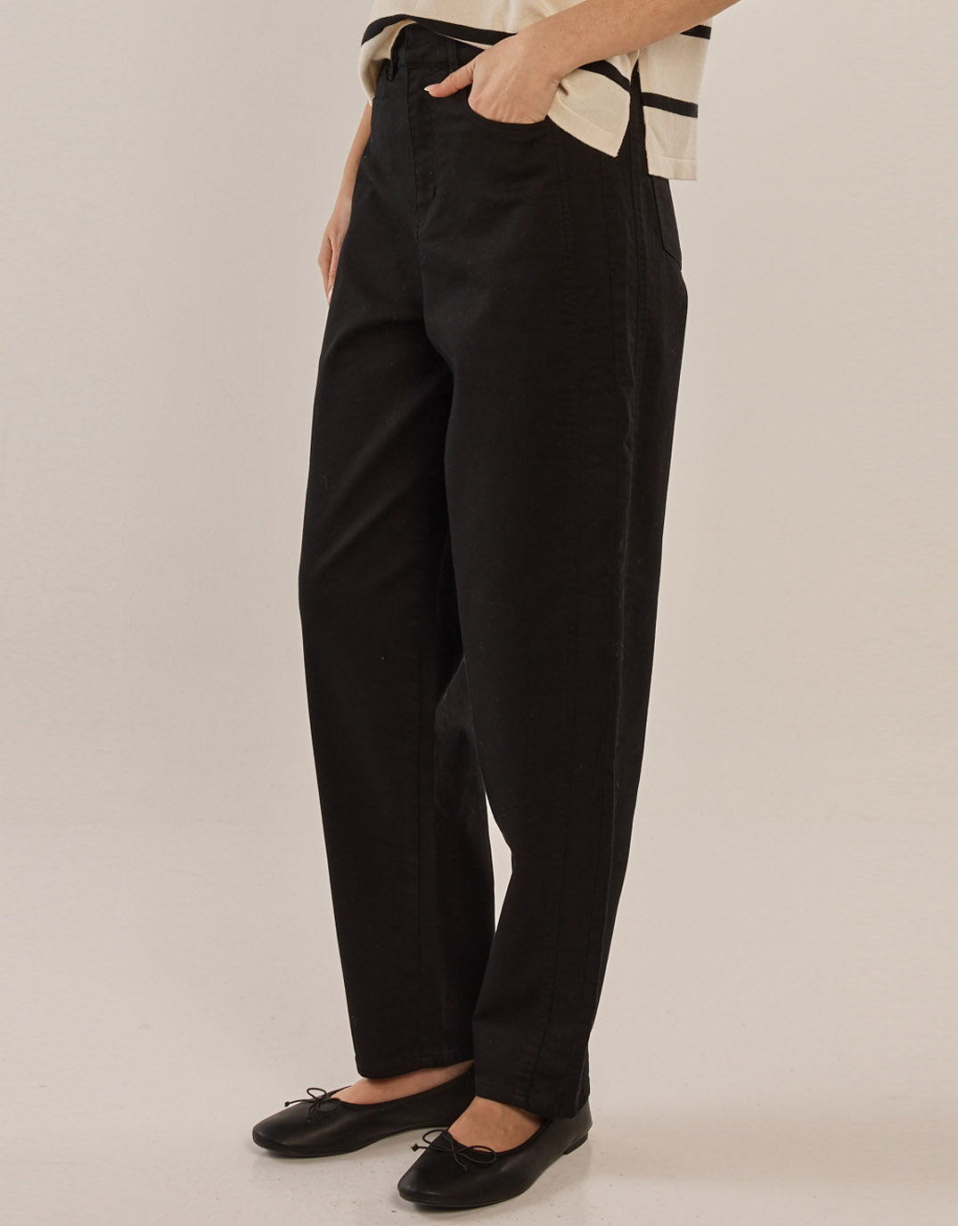 betty-basics-barrel-leg-chino-black-womens-clothing