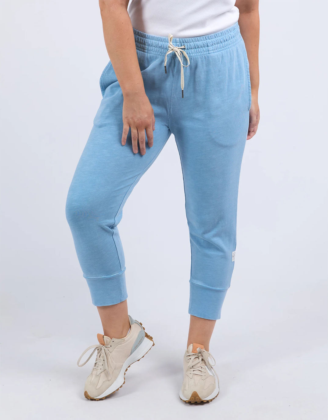 elm-3-4-brunch-pants-dusk-blue-womens-clothing