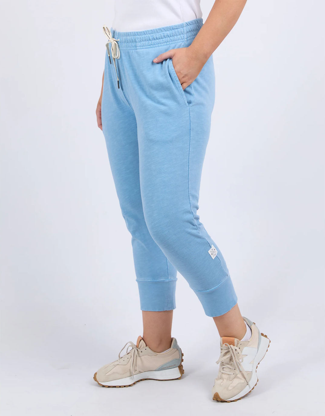 elm-3-4-brunch-pants-dusk-blue-womens-clothing