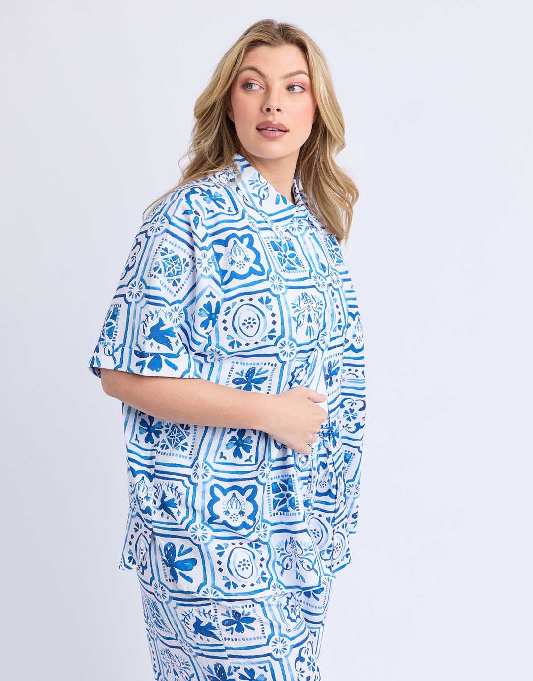 elm-dolce-tile-shirt-ocean-tile-print-womens-clothing