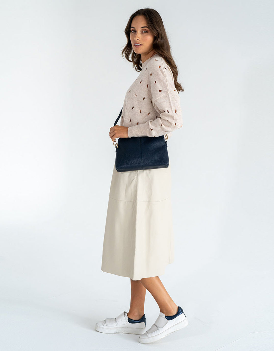 elms-kings-burbank-cross-body-bag-large-french-navy