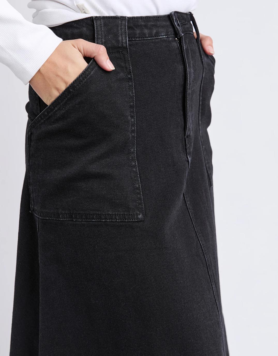 foxwood-potter-skirt-washed-black-womens-clothing