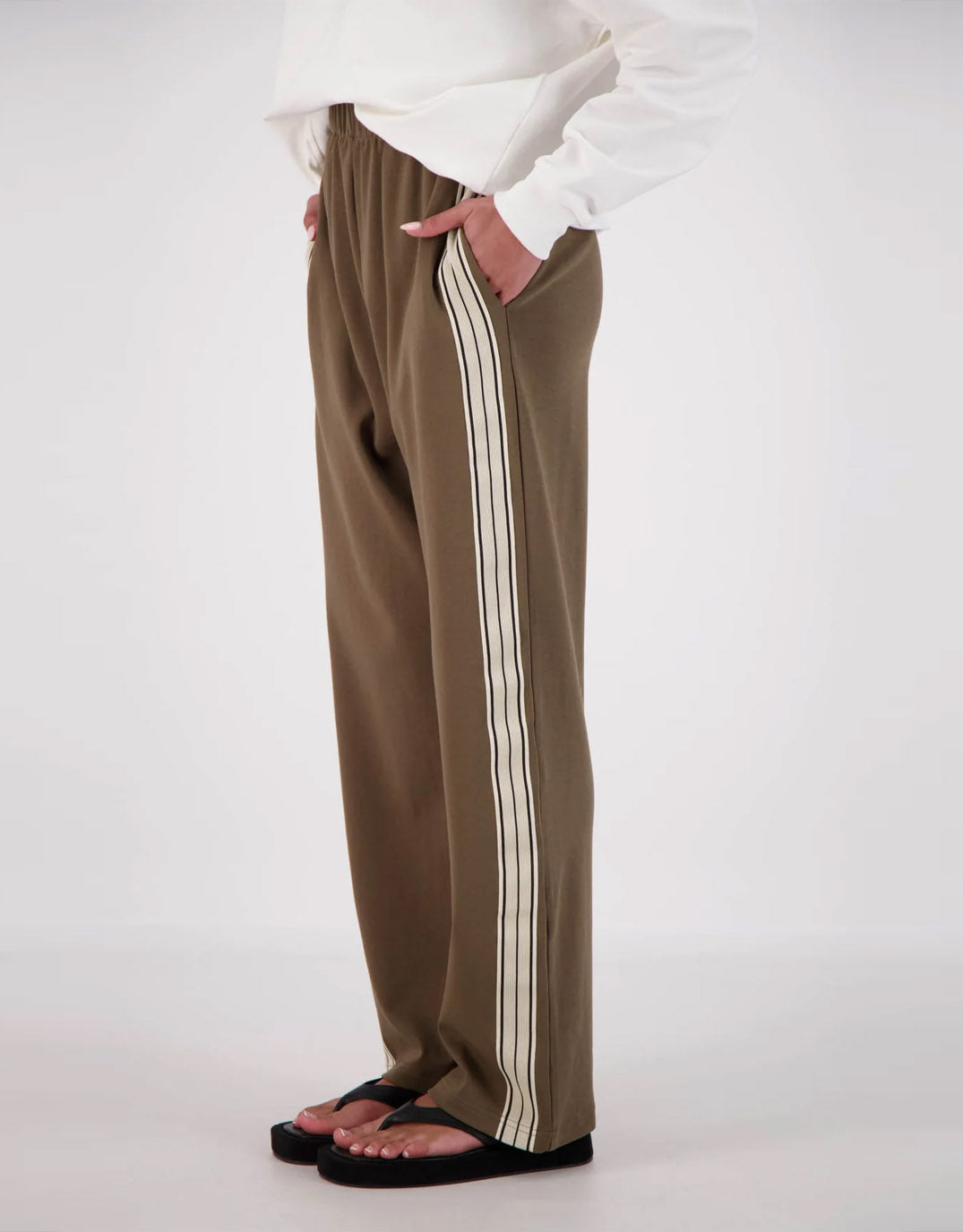 jasmine-alexa-panarea-trackpant-olive-womens-clothing