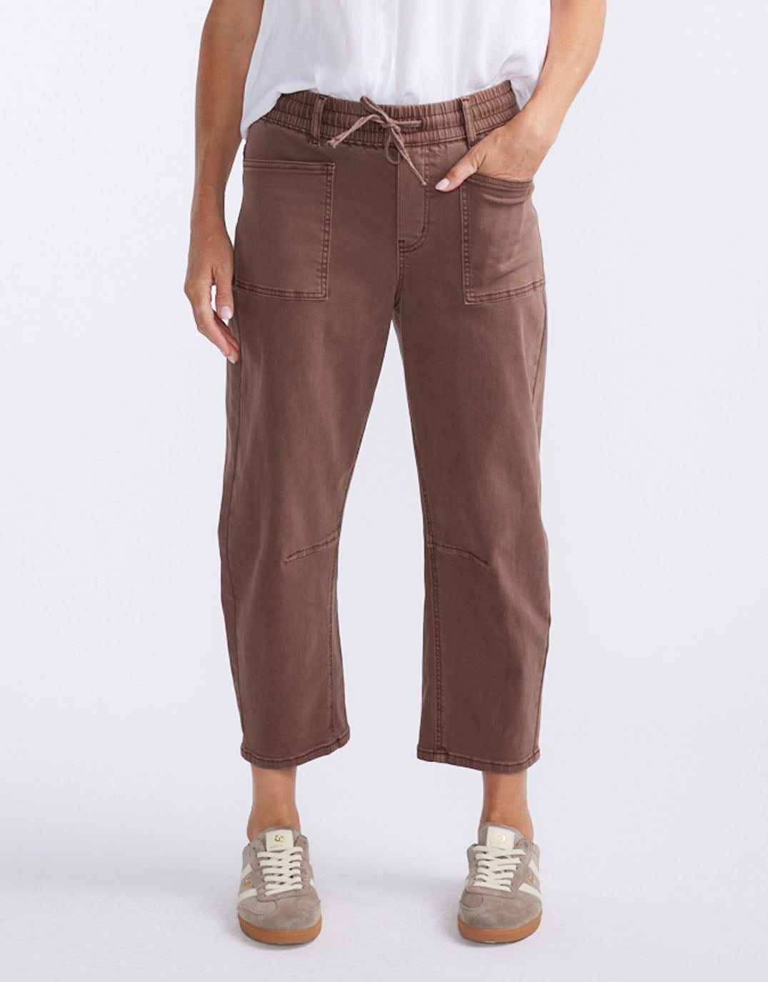 monaco-leo-barrel-jeans-chocolate-womens-clothing