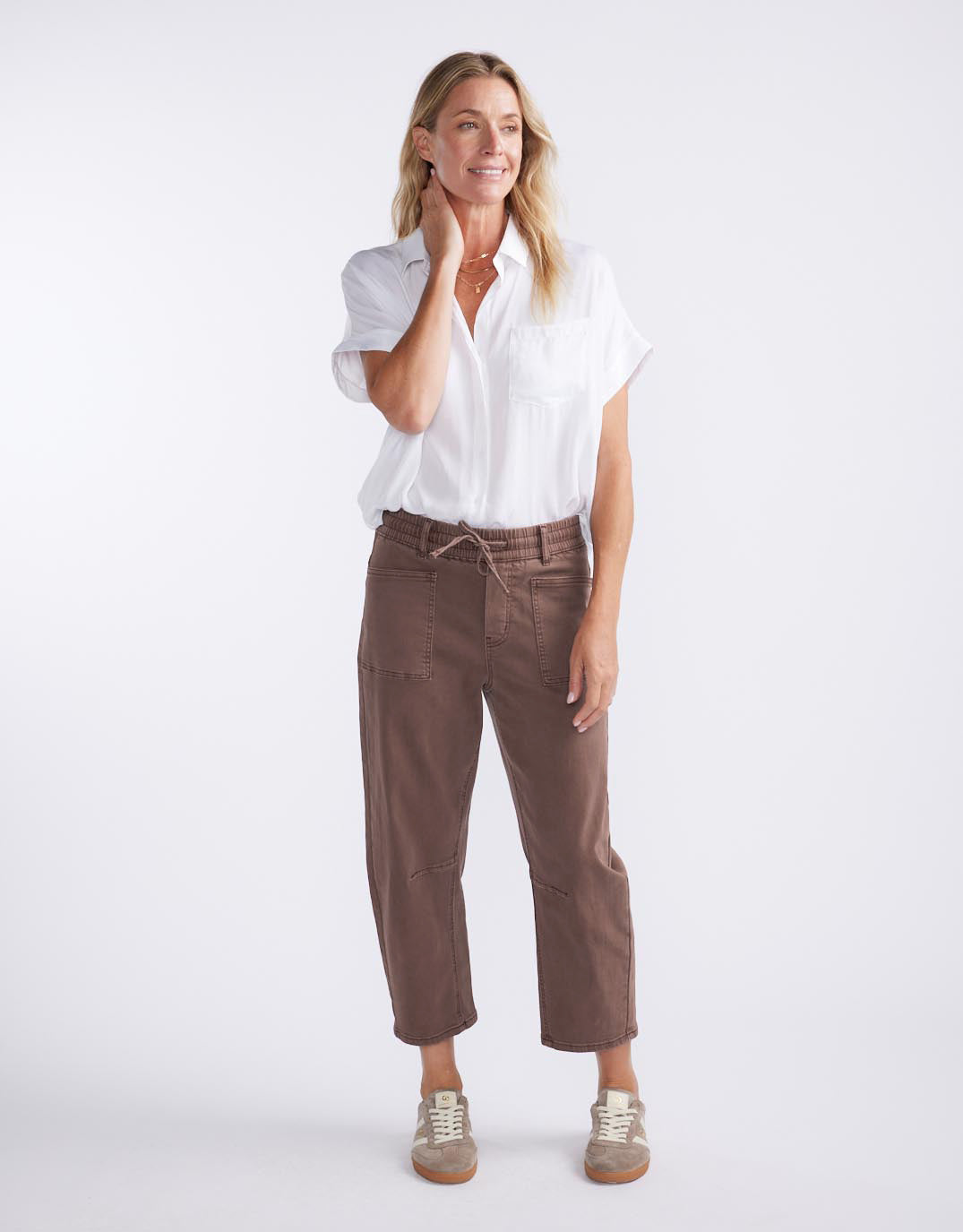 monaco-leo-barrel-jeans-chocolate-womens-clothing
