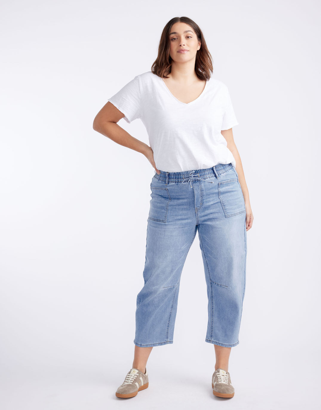 monaco-leo-barrel-jeans-light-denim-womens-clothing