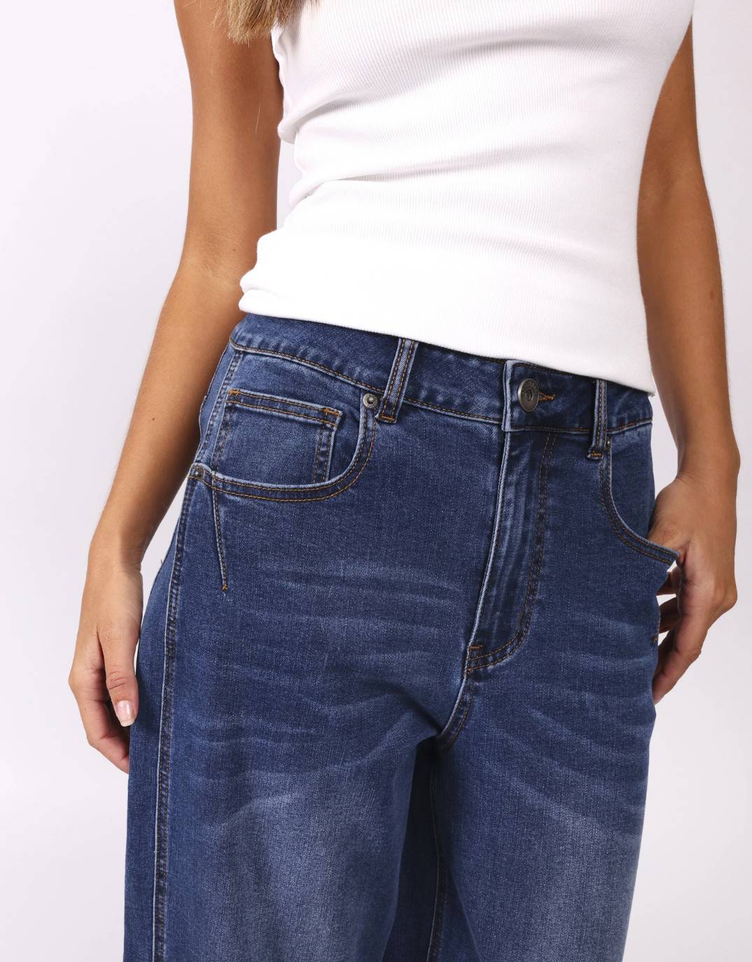 monaco-toni-barrel-jeans-dark-wash-womens-clothing