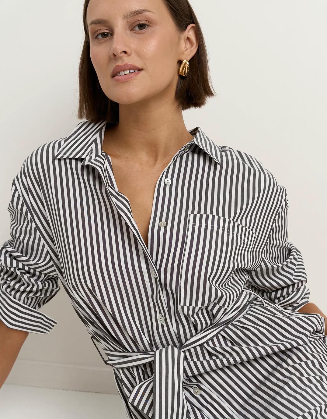 stories-be-told-forward-cotton-midi-shift-dress-black-stripe-womens-clothing