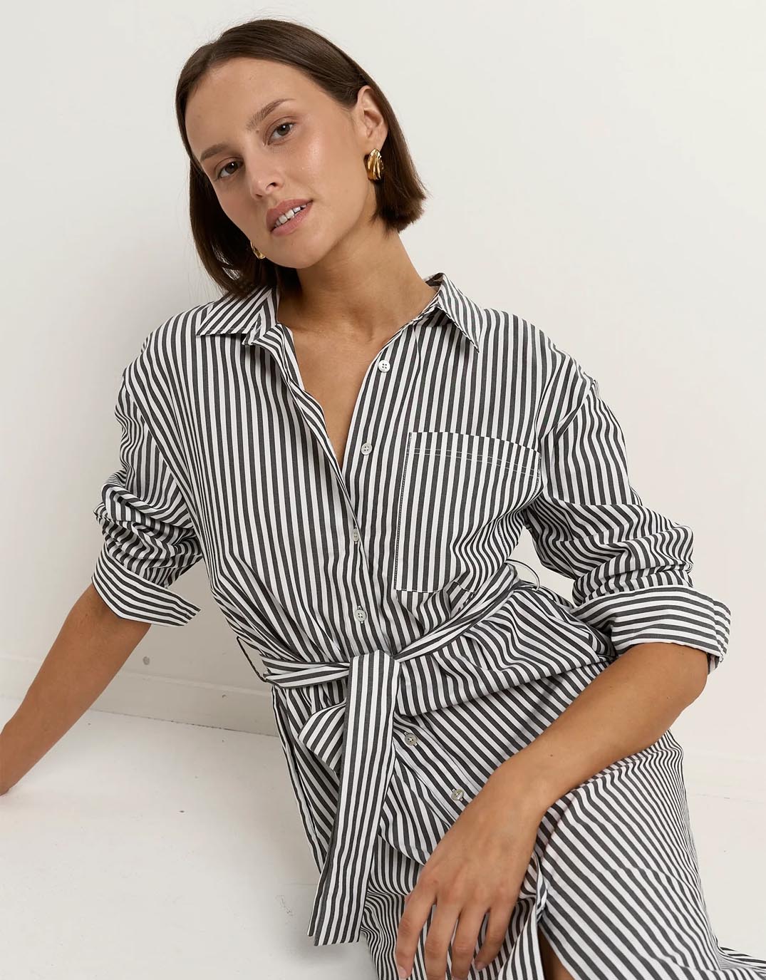 stories-be-told-forward-cotton-midi-shift-dress-black-stripe-womens-clothing