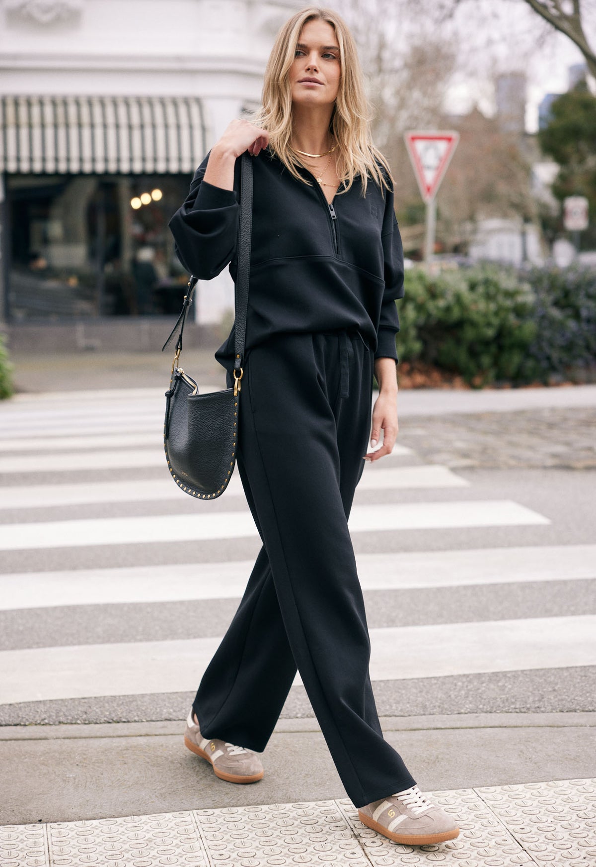 Escape Super Soft Half Zip Top - Black
