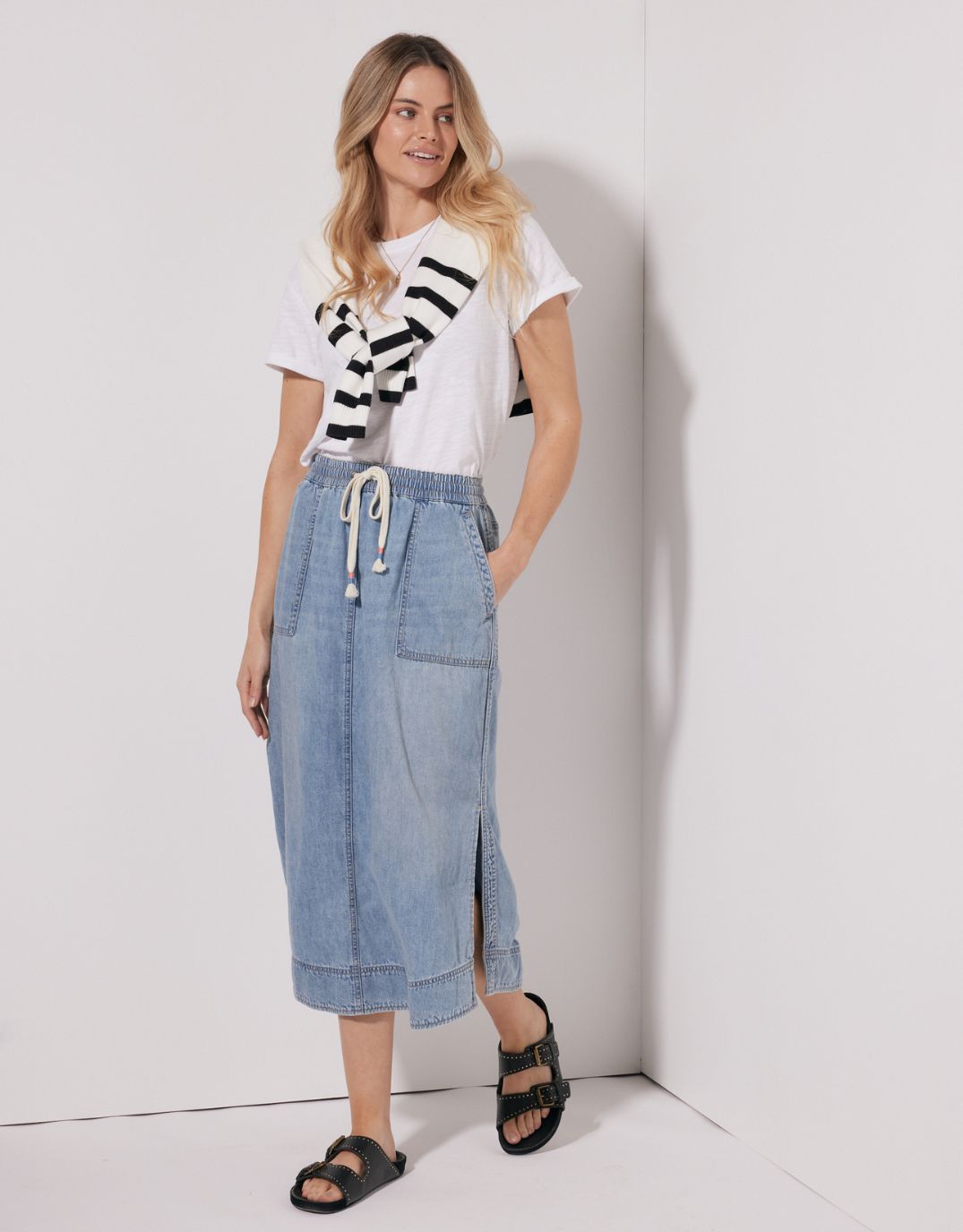 Coco Midi Skirt - Mid Wash
