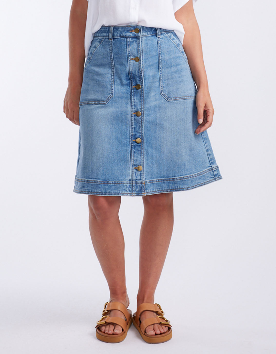 white-co-stevie-denim-skirt-mid-wash-womens-clothing