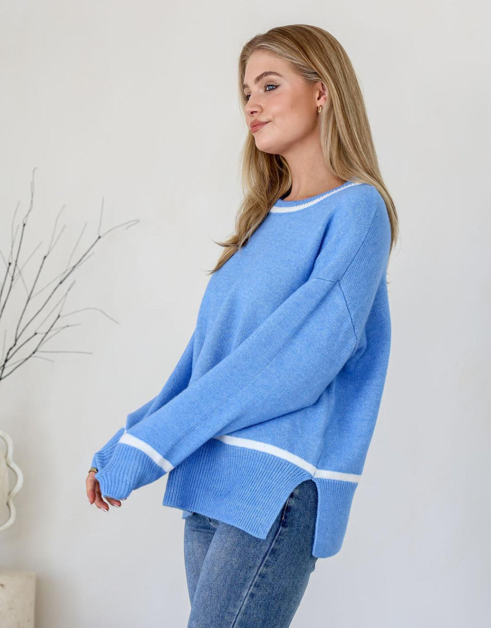 132-fashion-rylie-contrast-trim-slouch-knit-blue-winter-white-womens-clothing