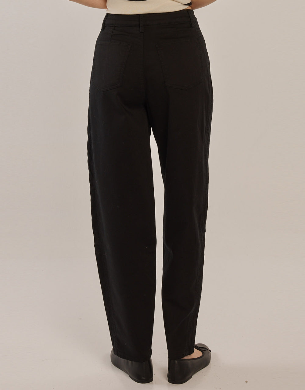 betty-basics-barrel-leg-chino-black-womens-clothing