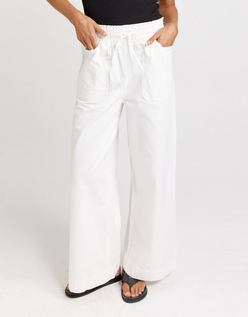 Safra Relax Leg Jean - White