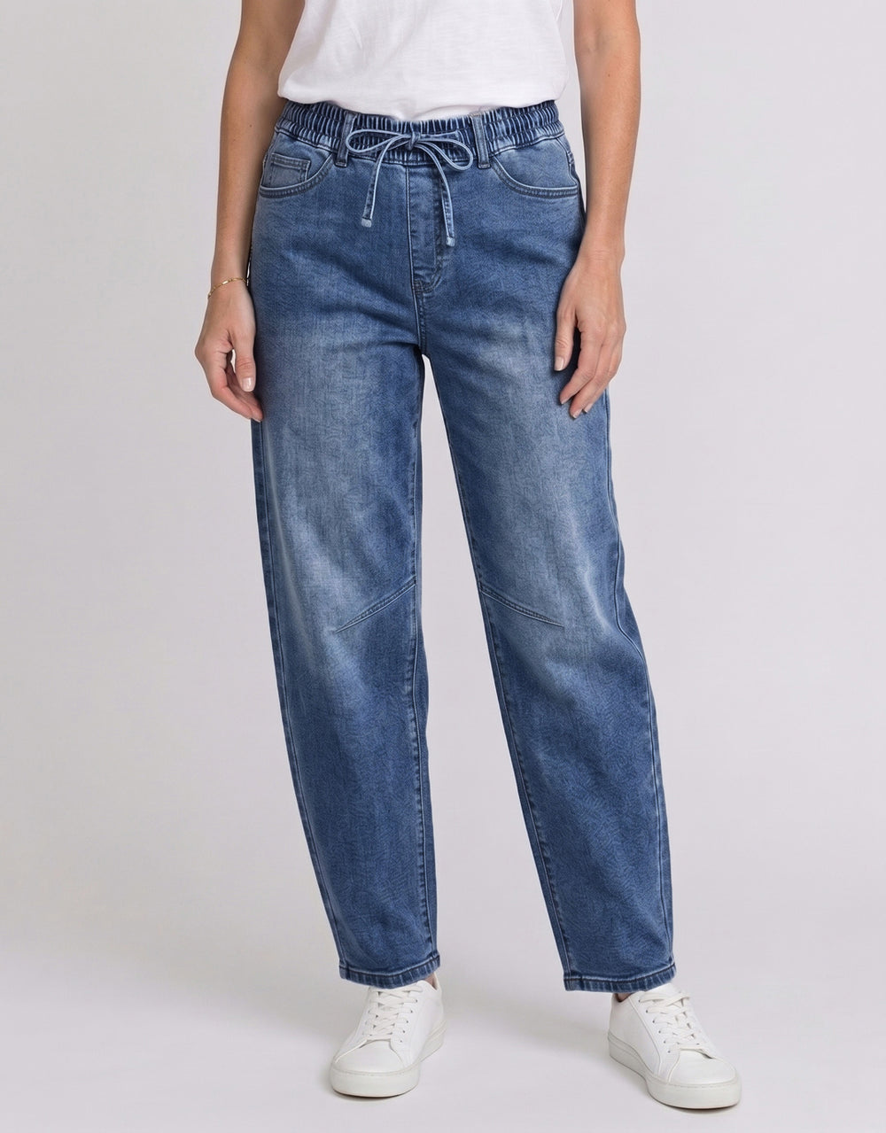 Sienna Barrel Jeans - Mid Blue
