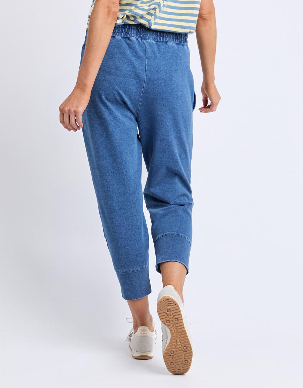 elm-3-4-brunch-pant-blue-denim-look-womens-clothing