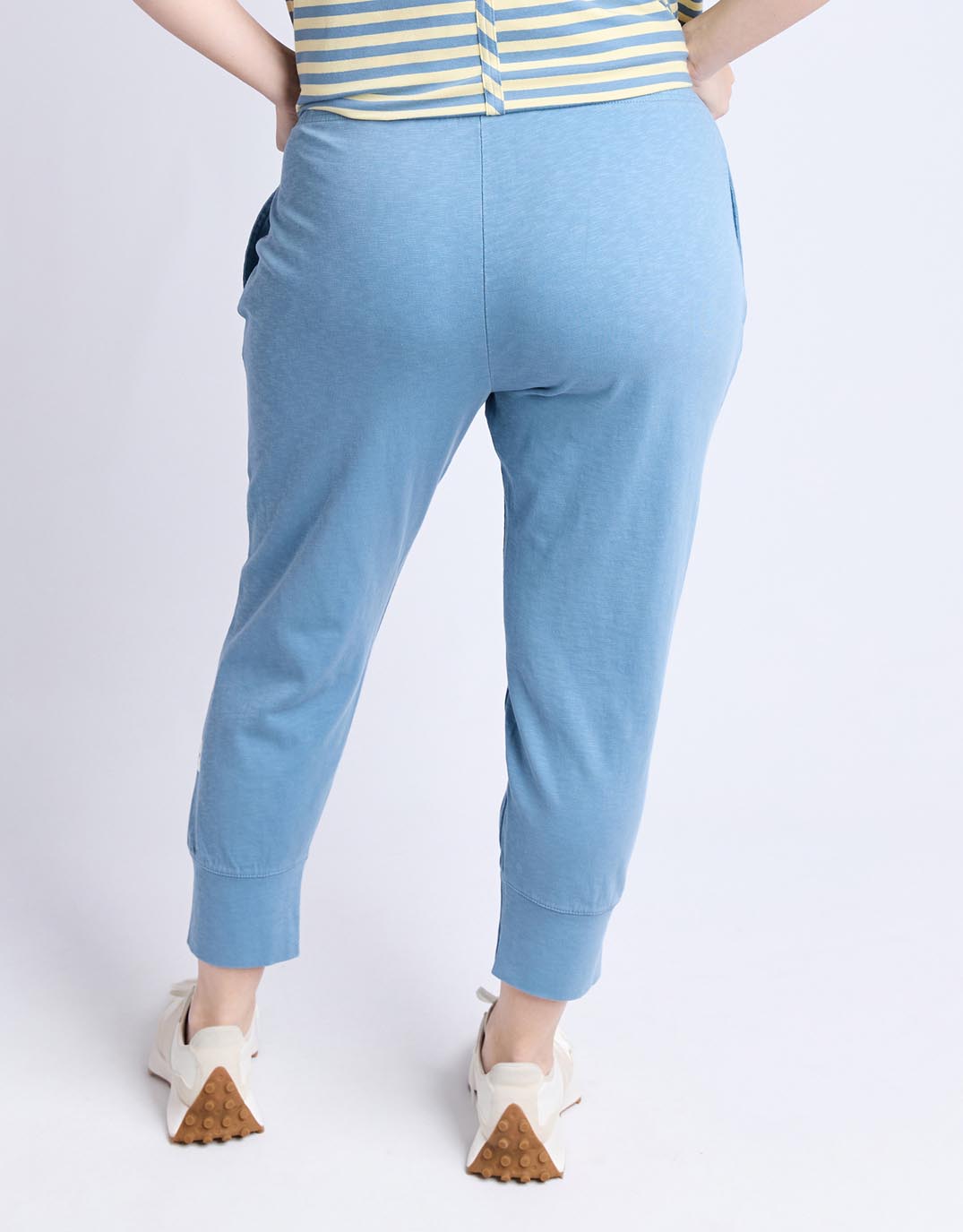 elm-3-4-brunch-pant-blue-shadow-womens-clothing