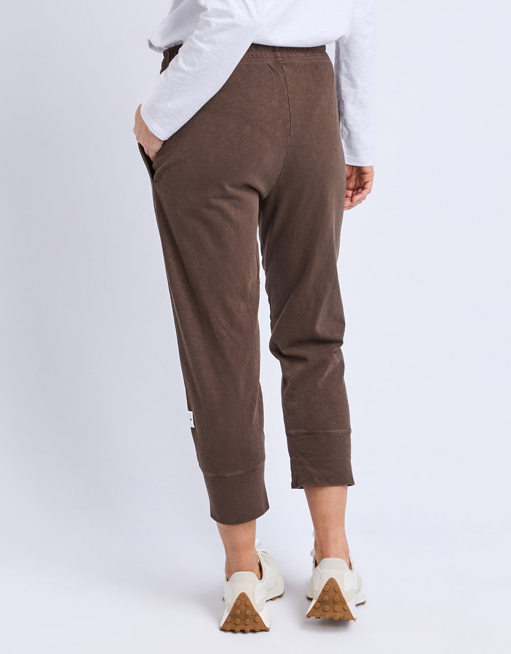 elm-3-4-brunch-pant-coffee-womens-clothing