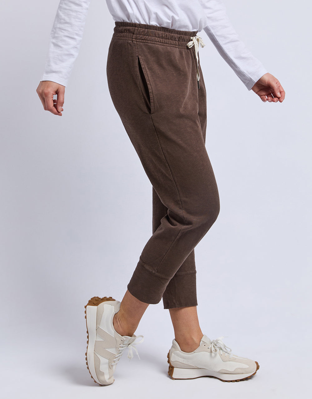 elm-3-4-brunch-pant-coffee-womens-clothing