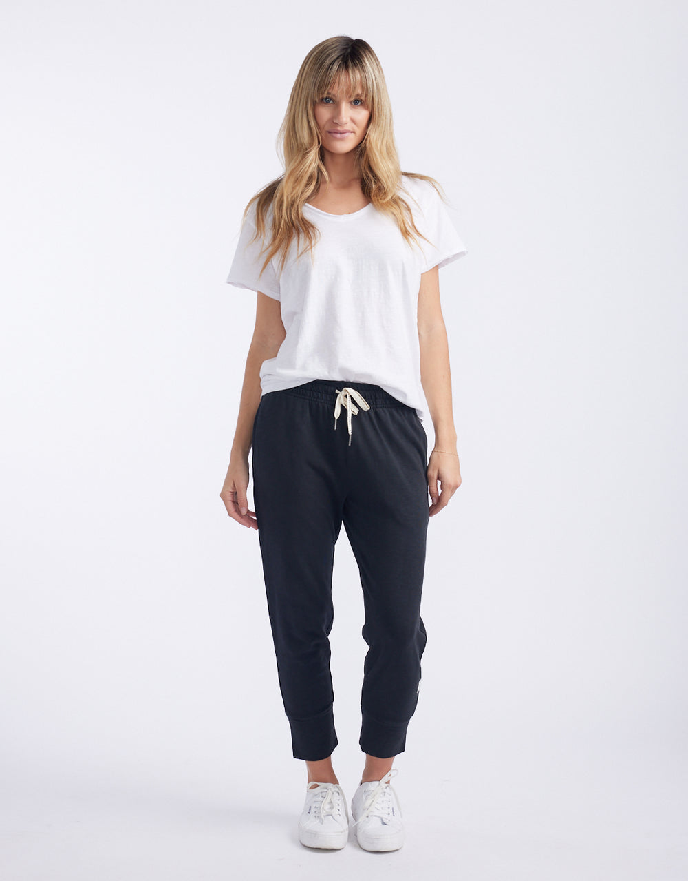 elm-3-4-brunch-pants-black-womens-clothing