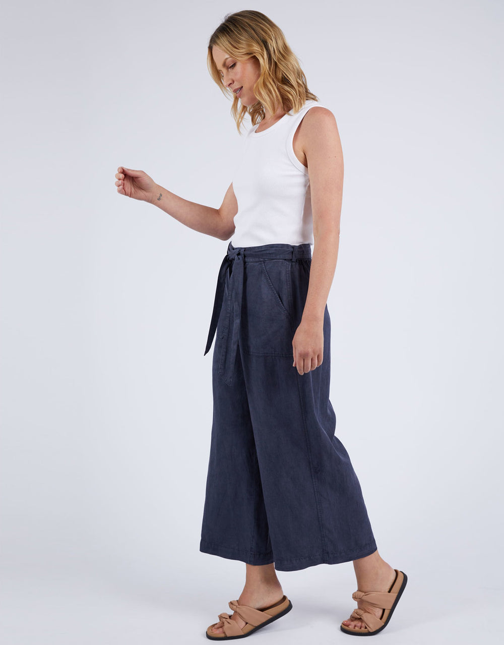 elm-bliss-washed-pant-washed-navy-womens-clothing