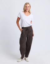 elm-quinn-barrel-jogger-chocolate-womens-clothing