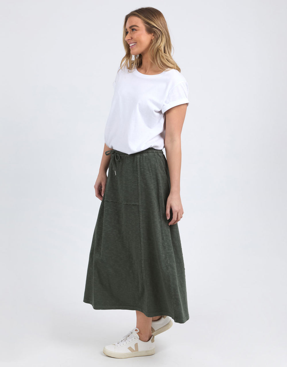 Khaki skirt black top best sale