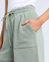 foxwood-huslter-short-green-womens-clothing