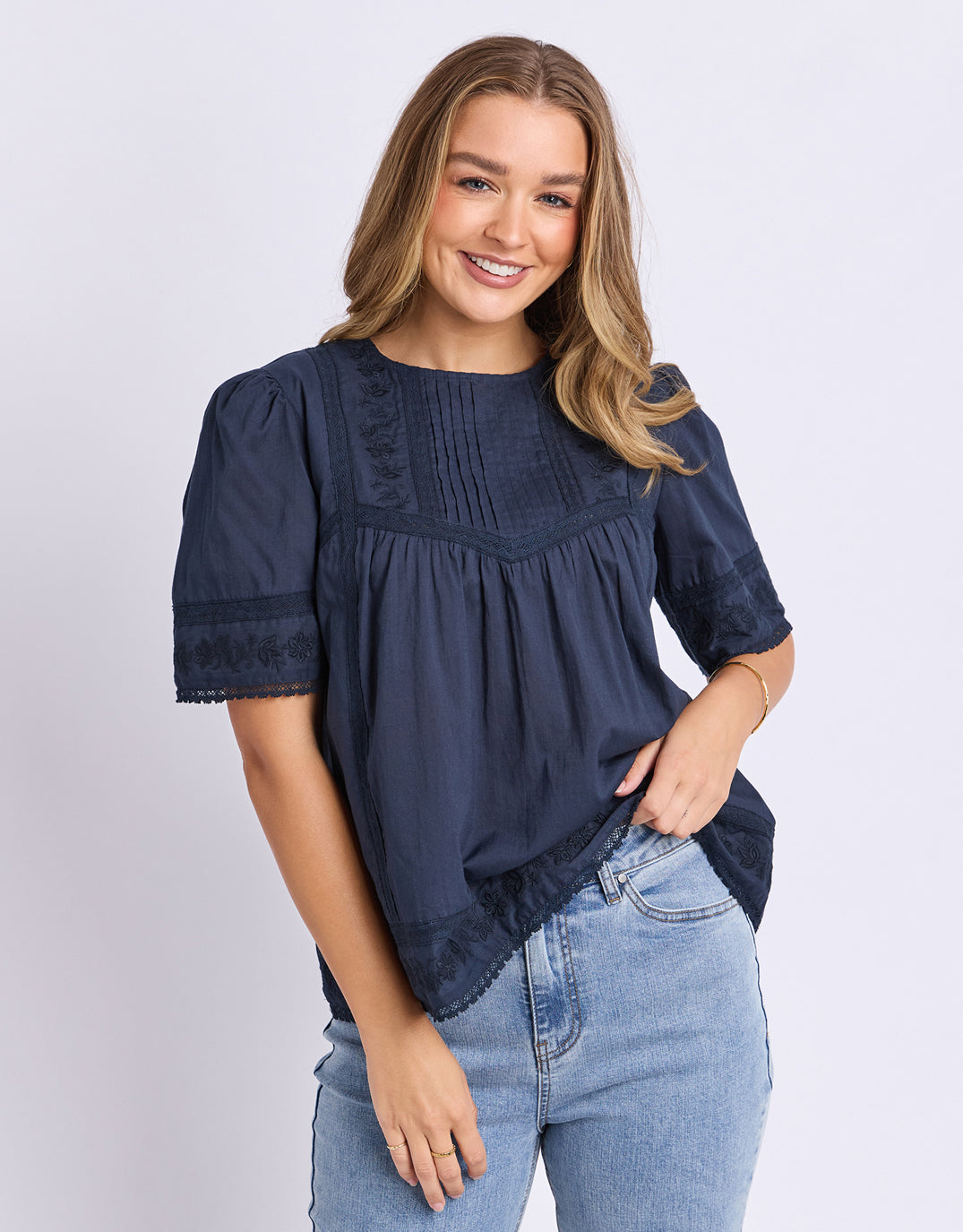 foxwood-juna-top-navy-womens-clothing