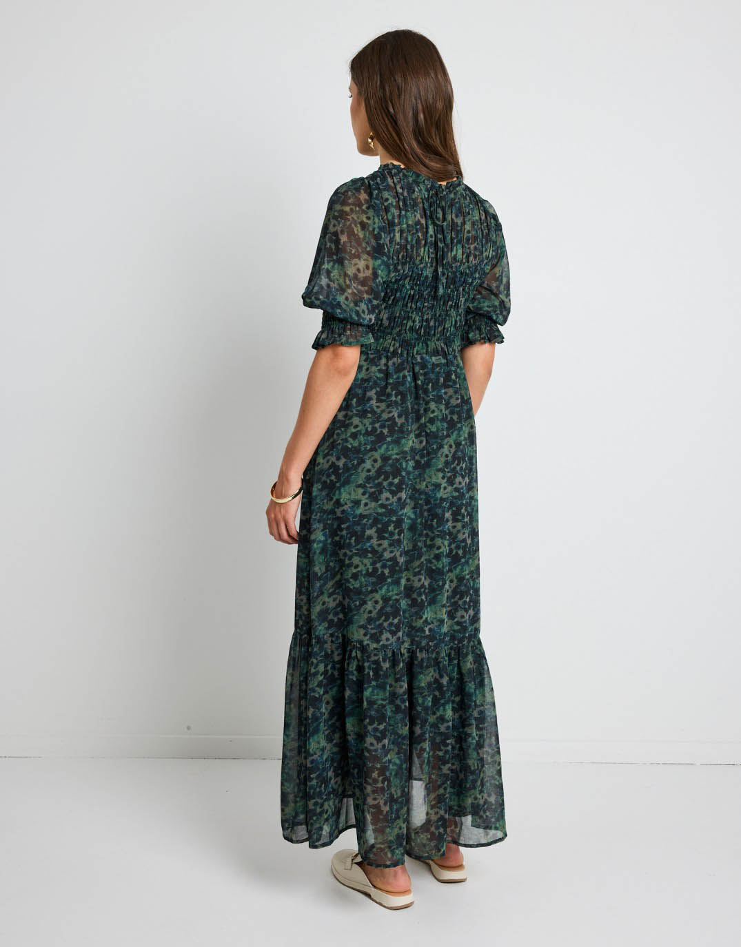 ivy-jack-showcase-ditsy-print-georgette-puff-sleeve-tiered-maxi-dress-khaki-womens-clothing