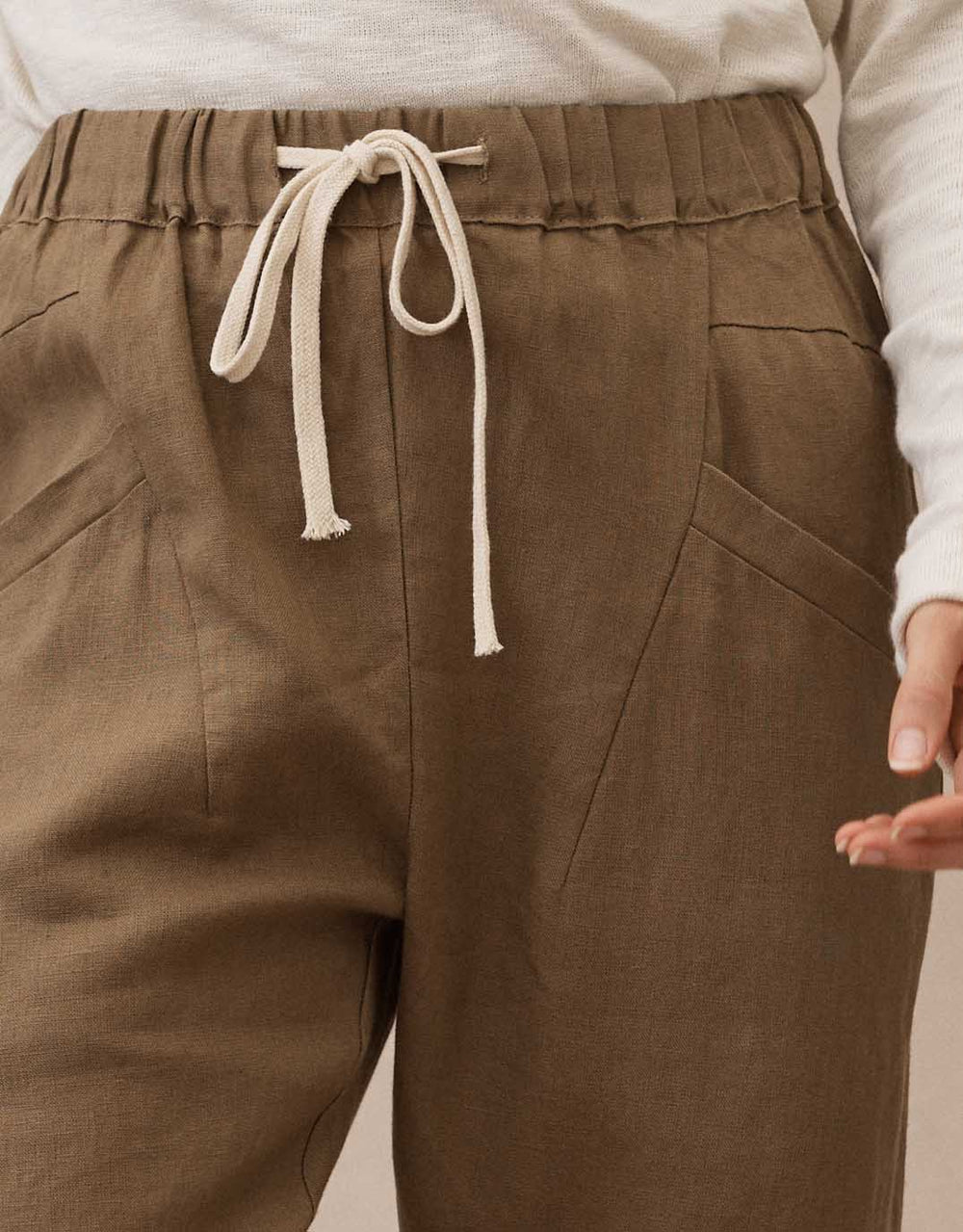 little-lies-_luxe-linen-pants-walnut-womens-clothing