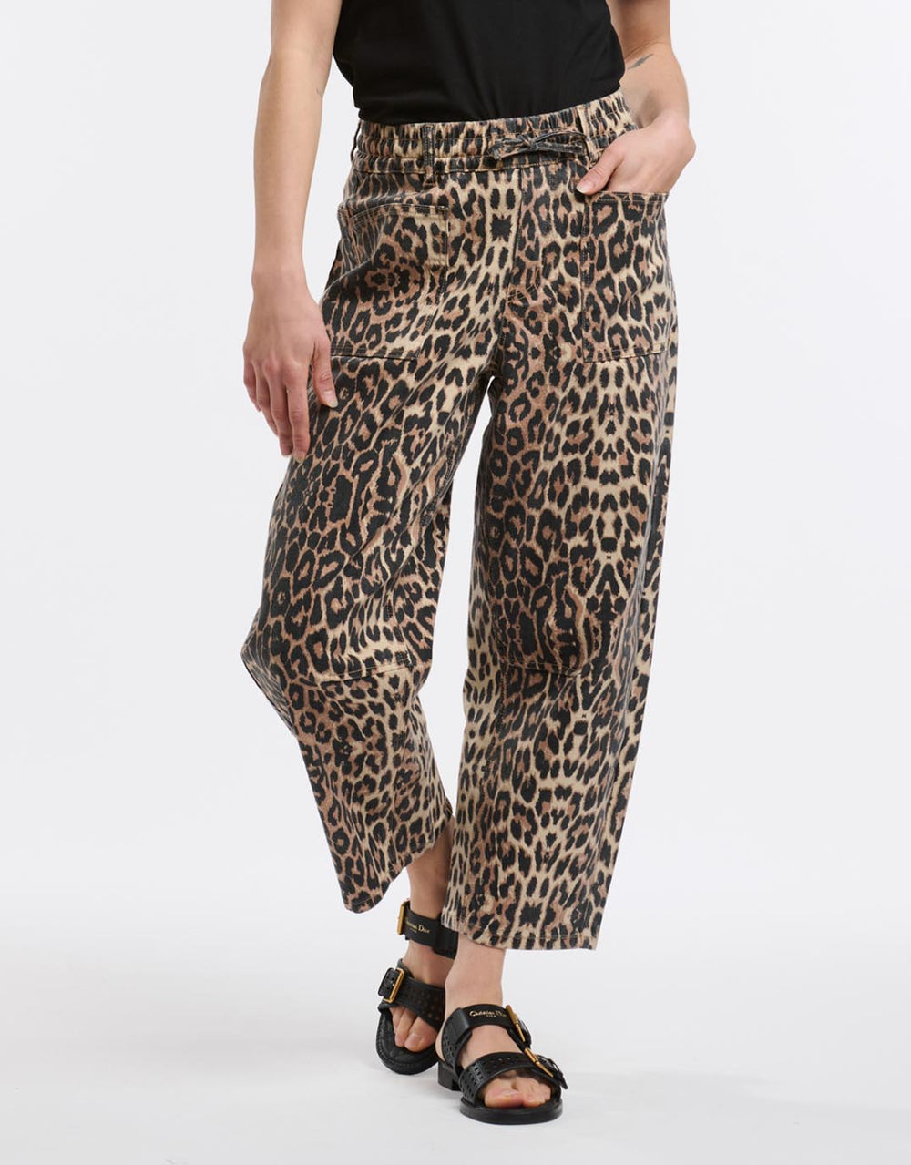 monaco-leo-barrel-jeans-leopard-print-womens-clothing