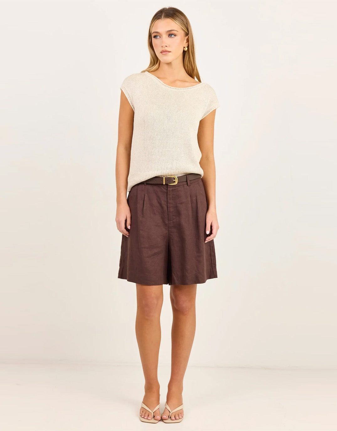 stories-be-told-literal-linen-pleat-front-shorts-chocolate-womens-clothing