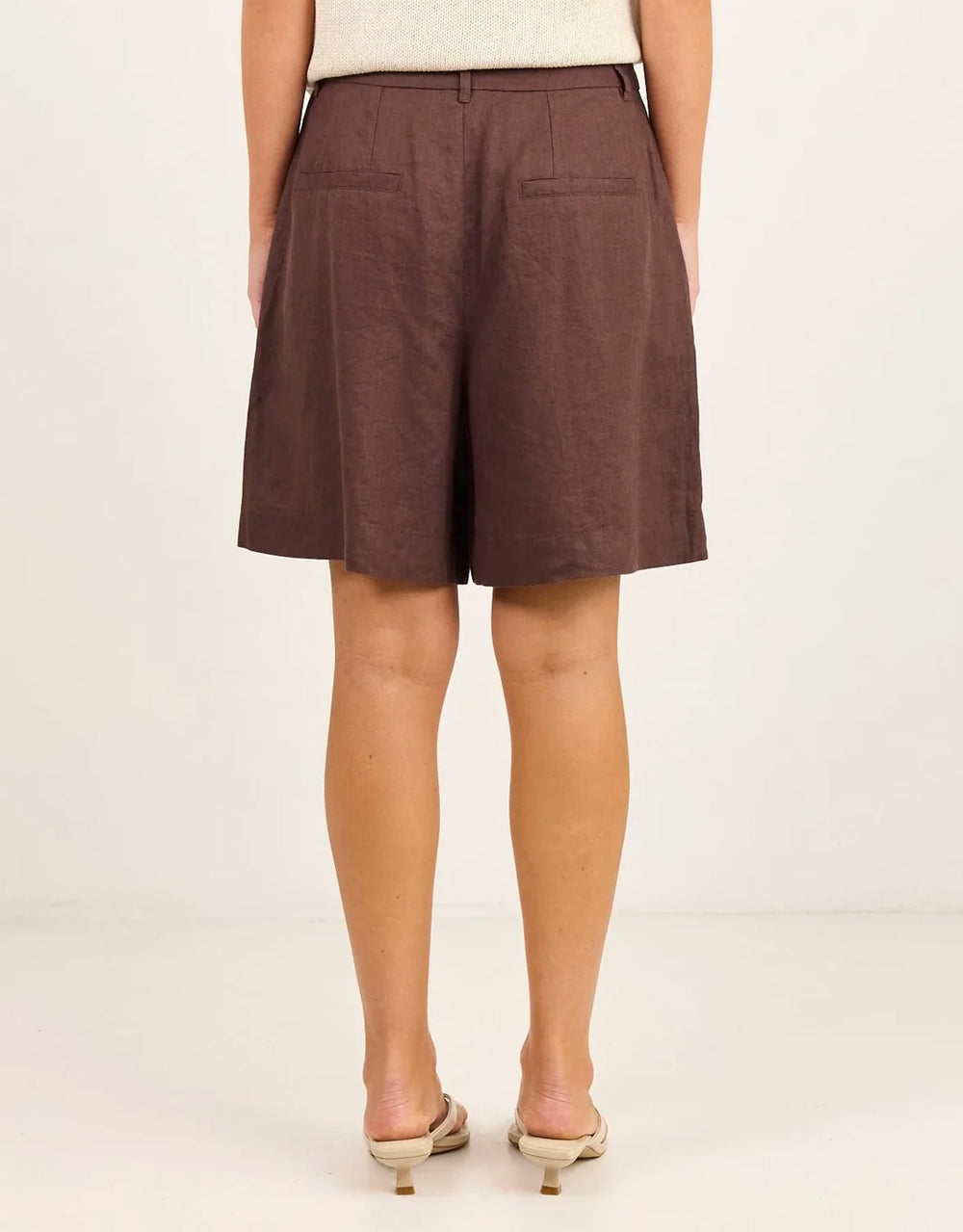 stories-be-told-literal-linen-pleat-front-shorts-chocolate-womens-clothing