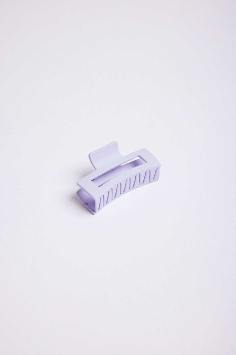 white-and-co-claw-clip-pastel-purple