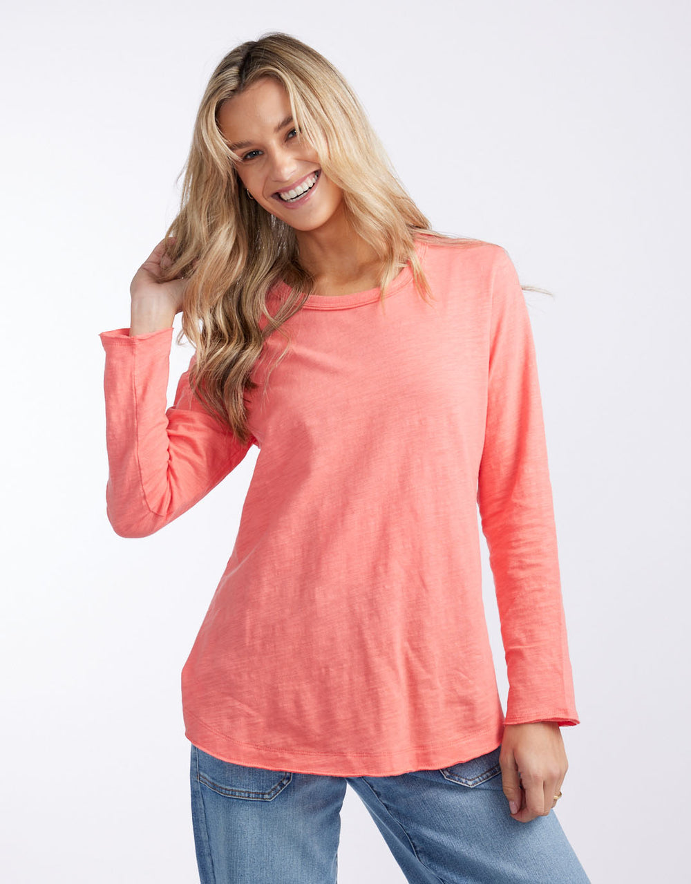 white-co-essential-scoop-hem-long-sleeve-t-shirt-melon-womens-clothing