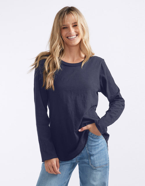 white-co-essential-scoop-hem-long-sleeve-t-shirt-navy-womens-clothing