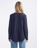 white-co-essential-scoop-hem-long-sleeve-t-shirt-navy-womens-clothing