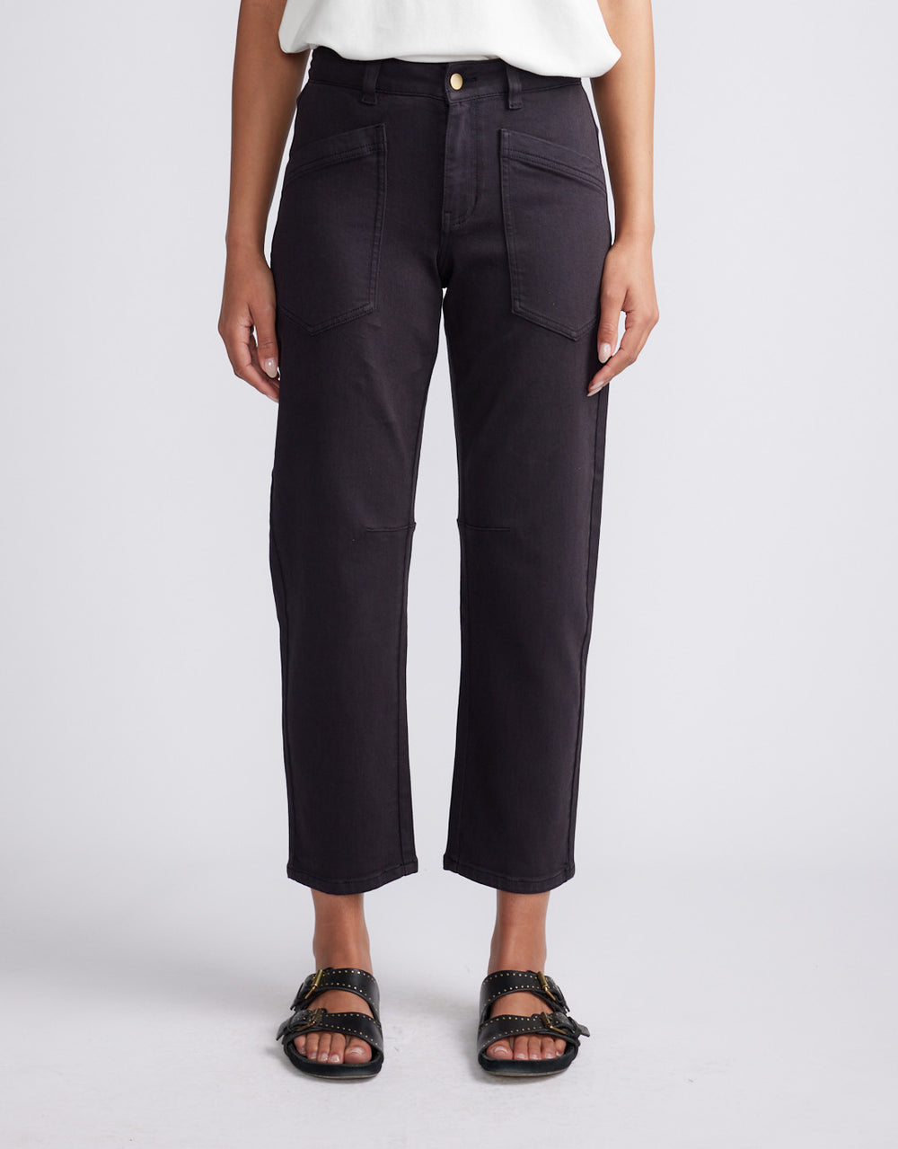 Saskia Cargo Barrel Jean - Washed Black