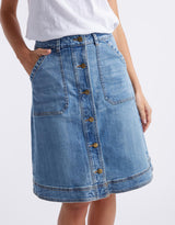 white-co-stevie-denim-skirt-mid-wash-womens-clothing