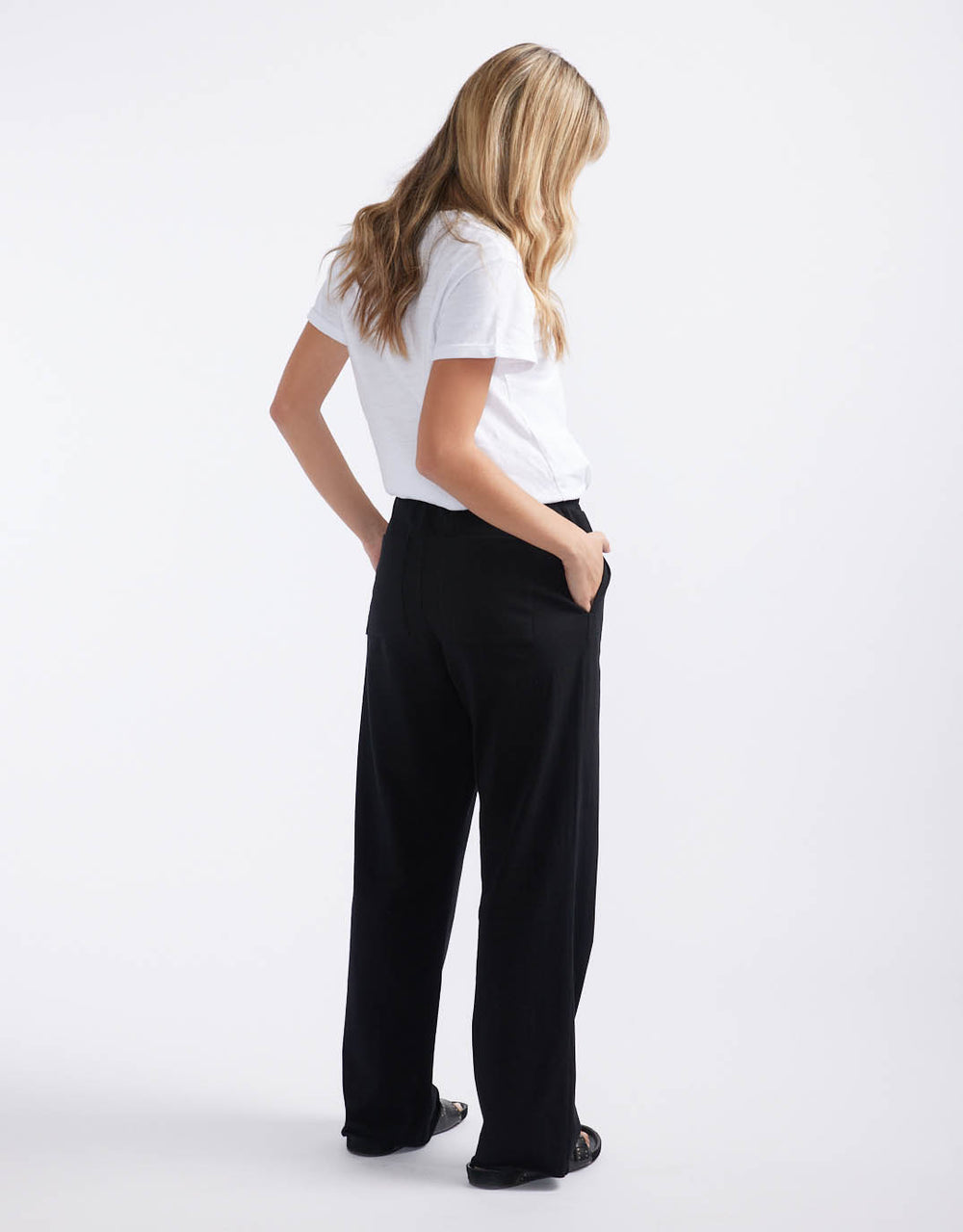 white-co-the-lounger-pant-black-womens-clothing