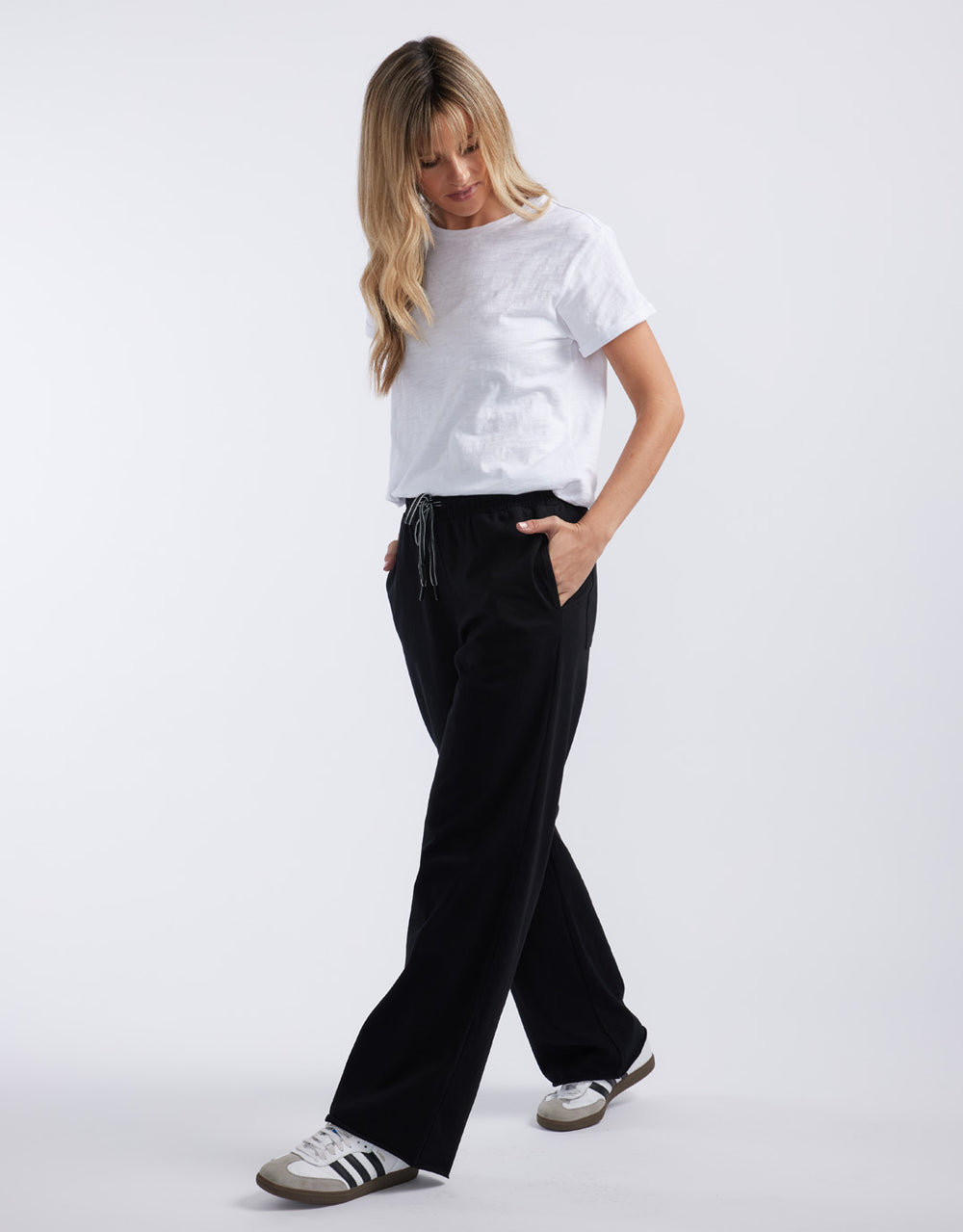 white-co-the-lounger-pant-black-womens-clothing