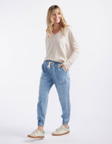 white-co-weekend-utility-pant-mid-wash-womens-clothing