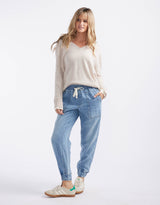 white-co-weekend-utility-pant-mid-wash-womens-clothing