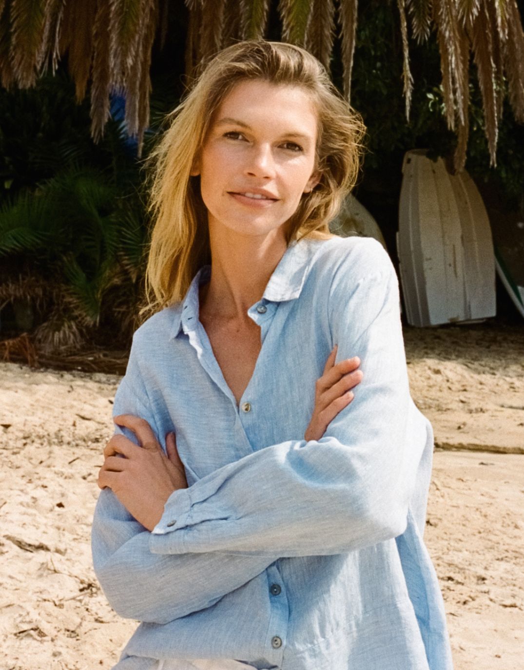 worthier-veya-linen-shirt-chambray-womens-clothing